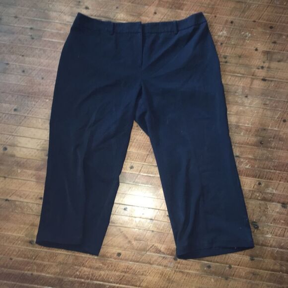 Lane Bryant black flat front cropped slacks - Picture 1 of 3